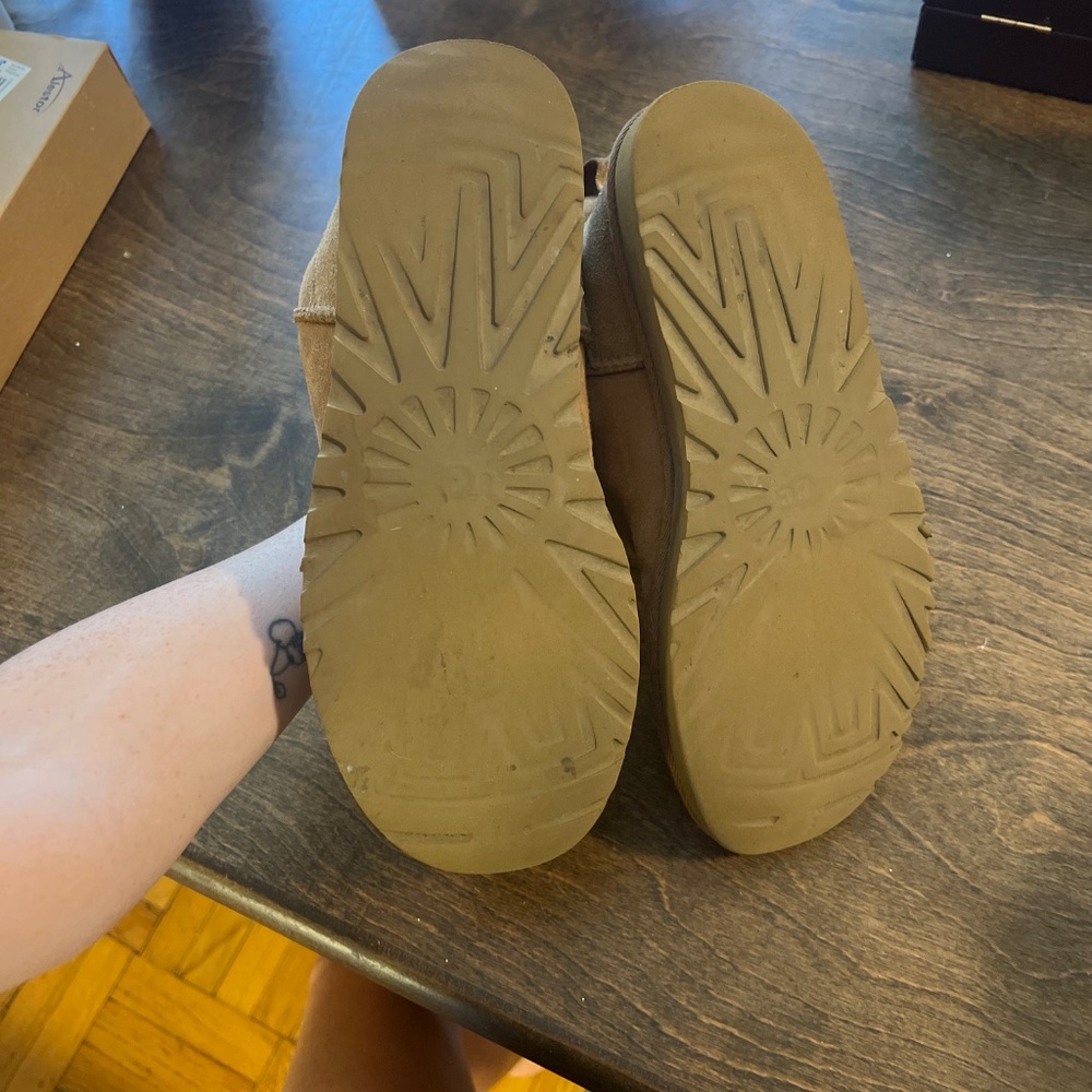 Mini uggs - Picture 3 of 3